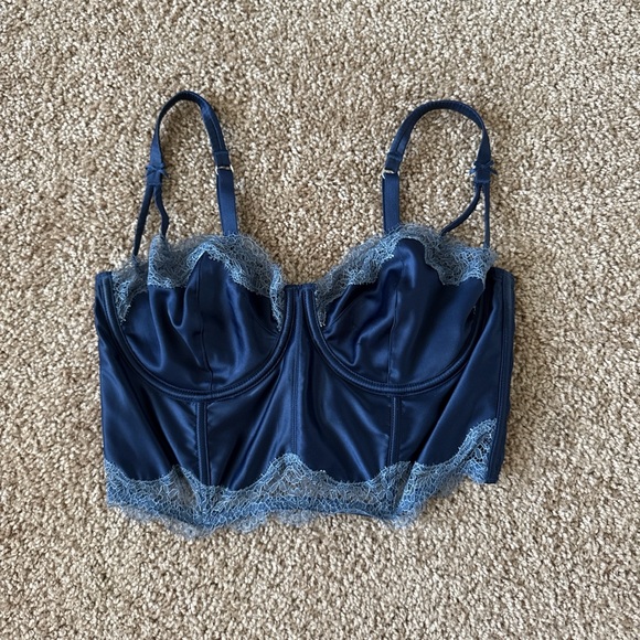Victoria's Secret Navy Lace corset - Picture 1 of 3
